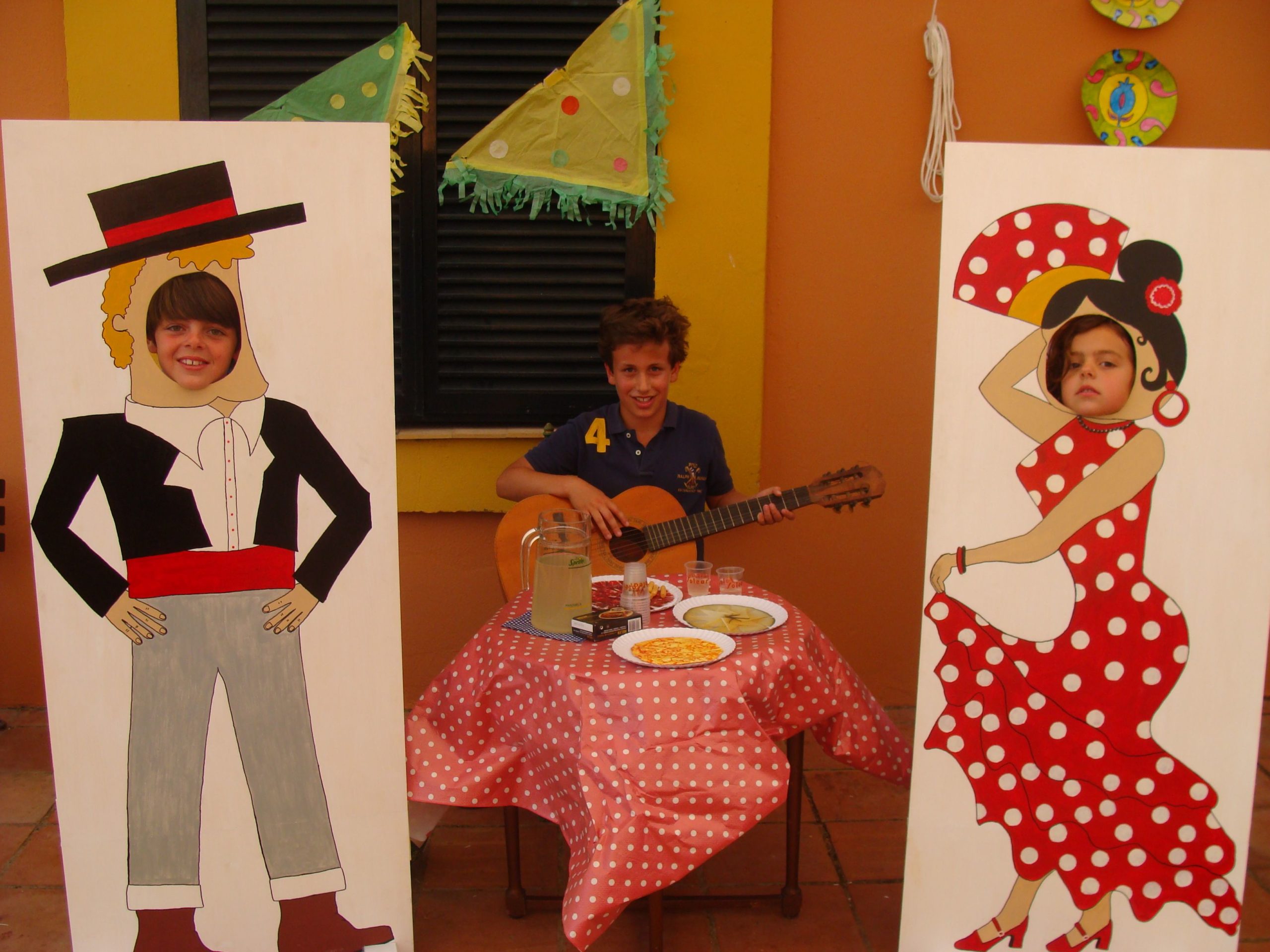 Fin de semana en el club Infantil: «Fotocall de Feria» y «Taller de Pompas de Jabón»