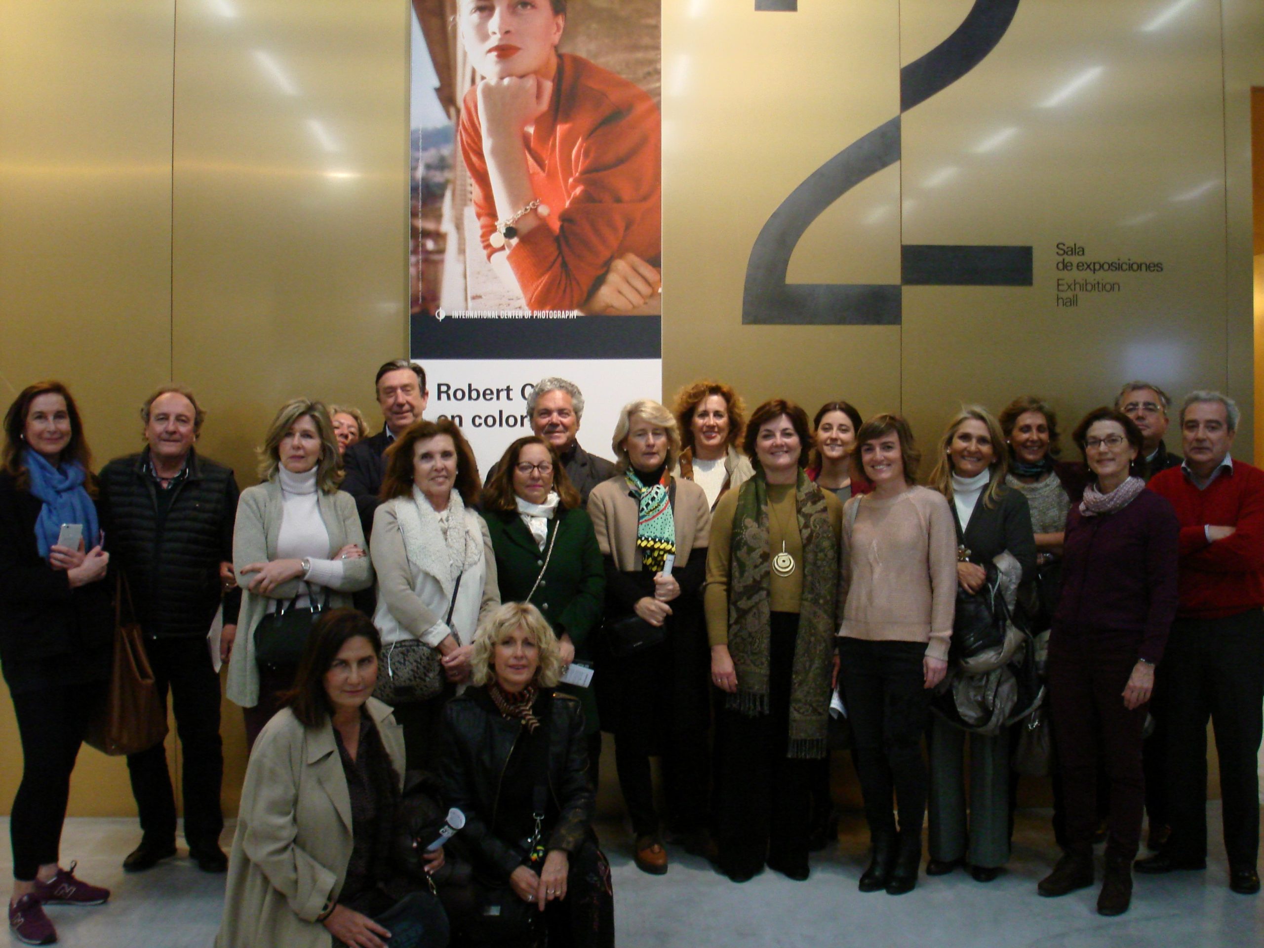 El Club Cultural del RCSG visita la Exposición «Robert Capa a Color» en Caixa Forum