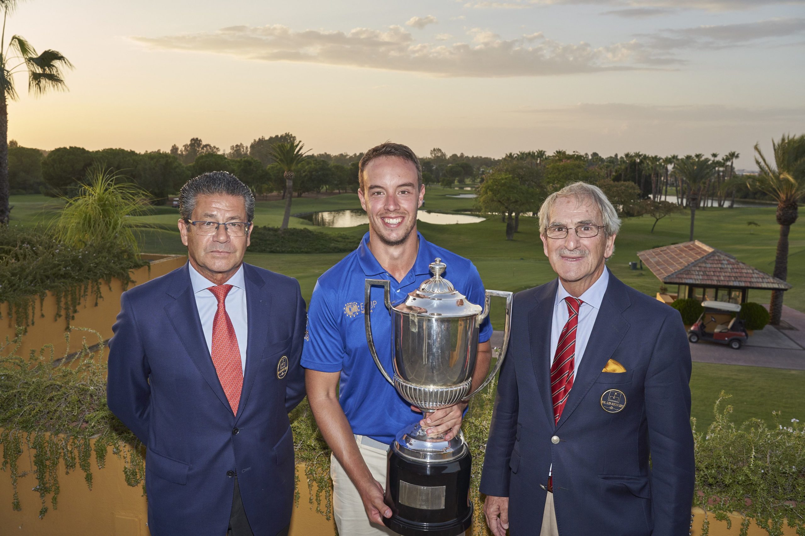 Víctor Pastor y Mar García, ganadores de la Copa Maestranza en el Real Club Sevilla Golf