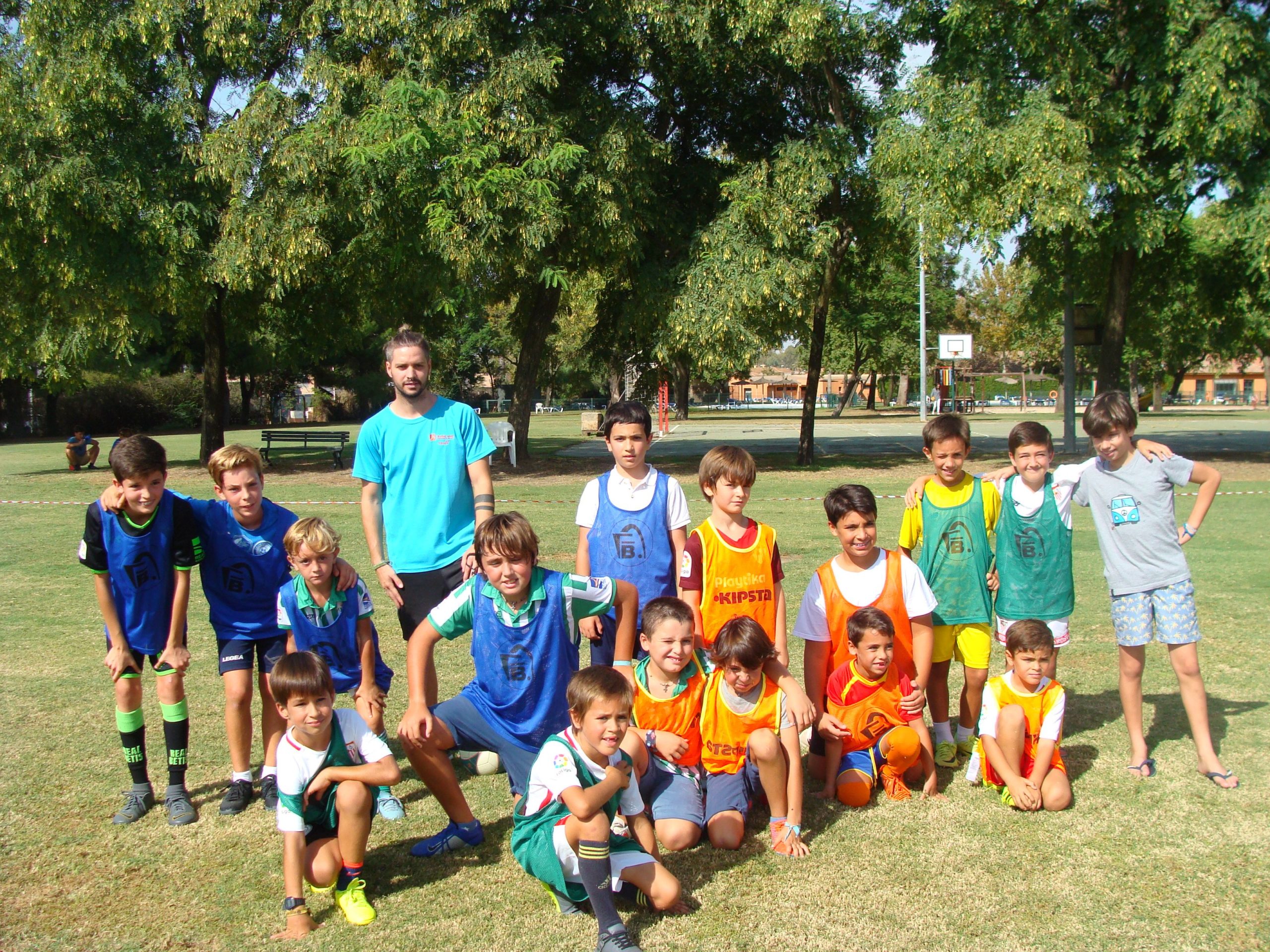 Día del Pilar lleno de Actividades Infantiles: Maratón de Fútbol y Juegos Especiales