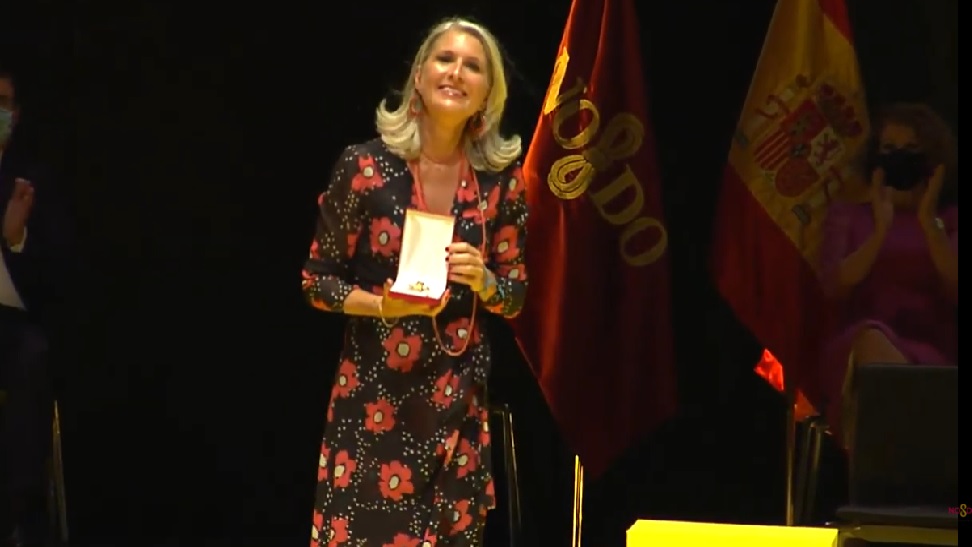 Claudia Hernández recibe la “Medalla de Sevilla 2021”
