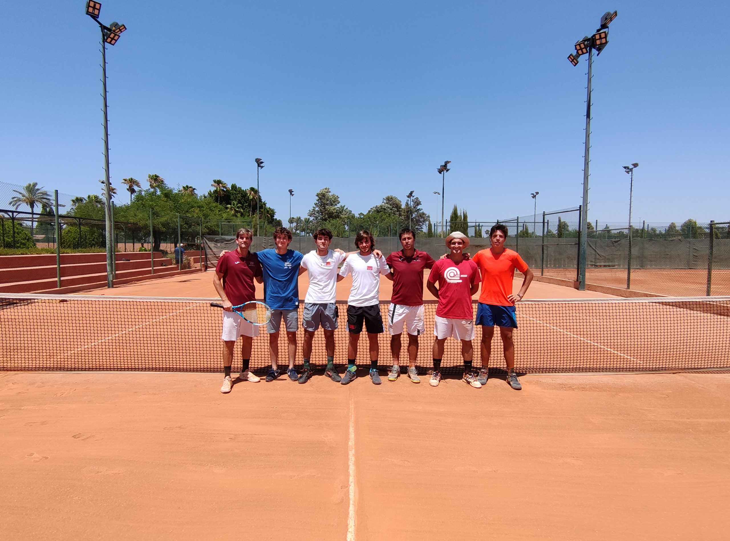 El equipo absoluto de tenis del Real Club Sevilla Golf consigue el ascenso a 1ª división de Andalucía