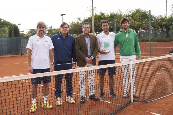 001 dic 01 2024 BAJA RCSG ENTREGA TENIS CAMPEONATO GRANADA 2024 _2MH7718