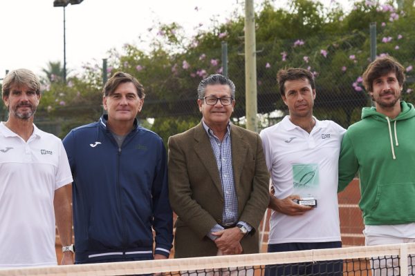 002 dic 01 2024 BAJA RCSG ENTREGA TENIS CAMPEONATO GRANADA 2024 _2MH7719