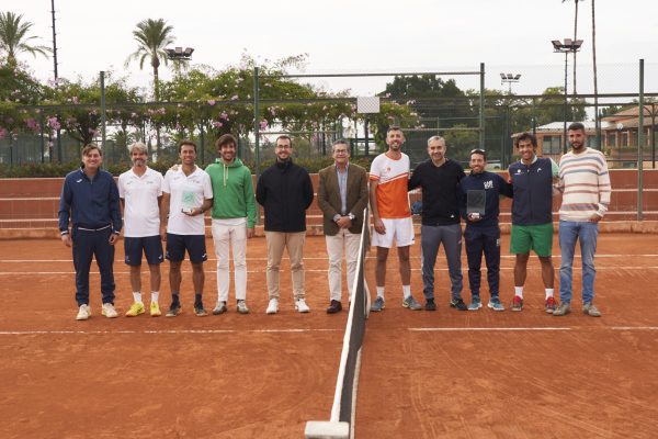 007 dic 01 2024 BAJA RCSG ENTREGA TENIS CAMPEONATO GRANADA 2024 _2MH7754